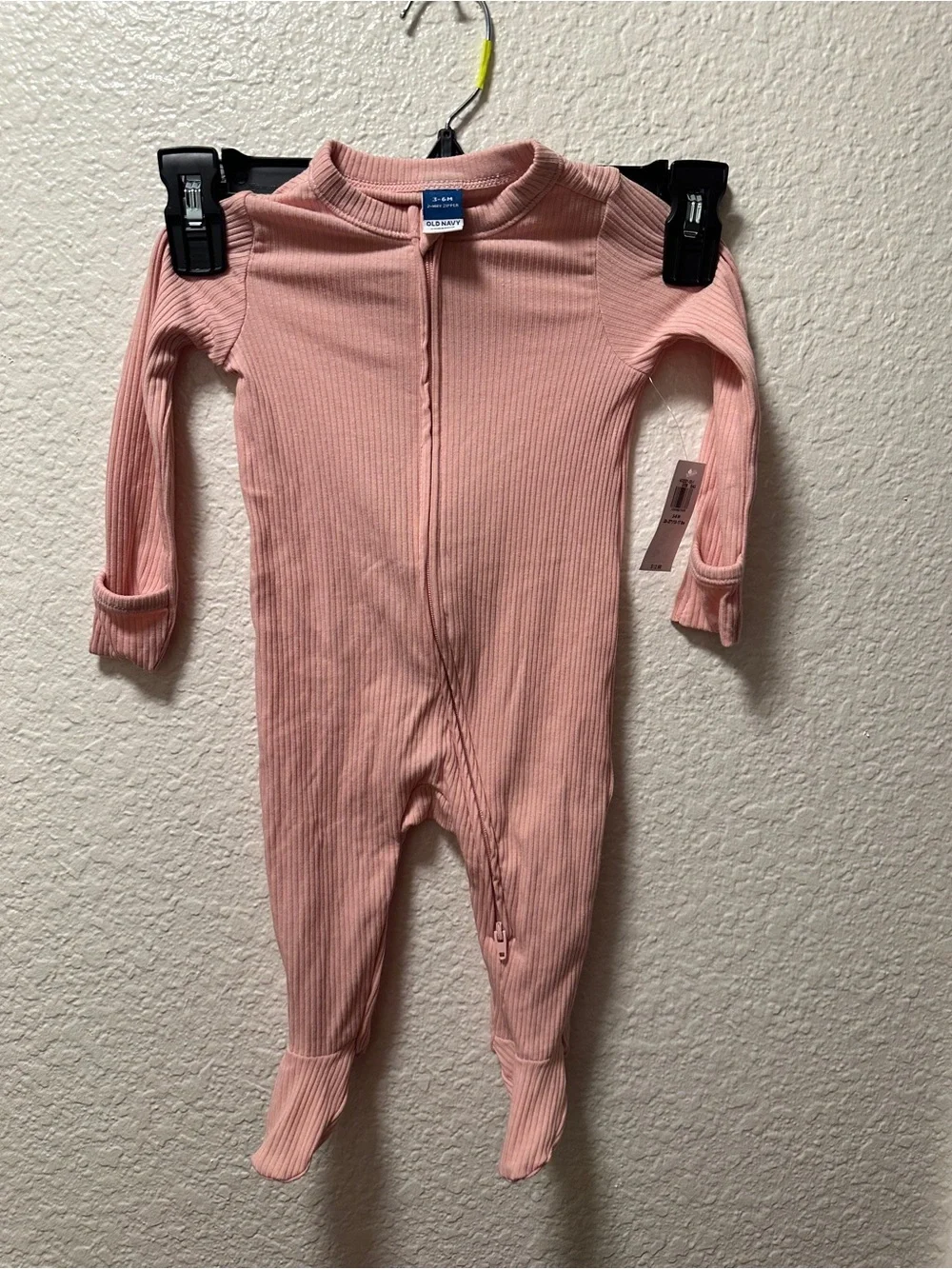 Old navy onesie size 3-6 months